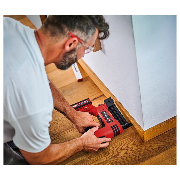 Einhell TE-CN 18 Li Solo - Grapadora Neumática Inalámbrica a Batería de 18V Litio, para Grapas y Clavos, con Cargador y 300 Uñas Incluidas Einhell TE-CN 18 Li Solo - Grapadora Neumática Inalámbrica a Batería de 18V Litio, para Grapas y Clavos, con Cargador y 300 Uñas Incluidas