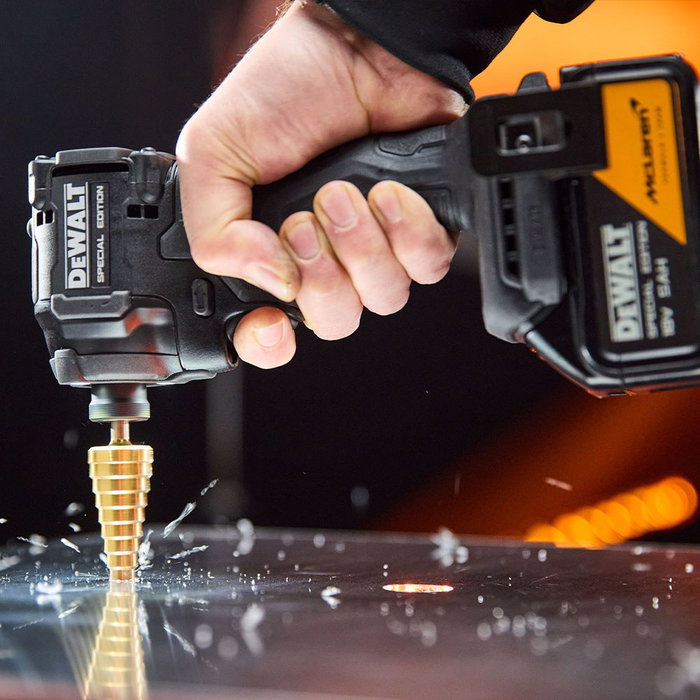 Dewalt Kit Taladro Percutor DCD86 Atornillador Impacto DCF86 Mclaren XR 18V + 2 Baterías 5 Ah + Cargador