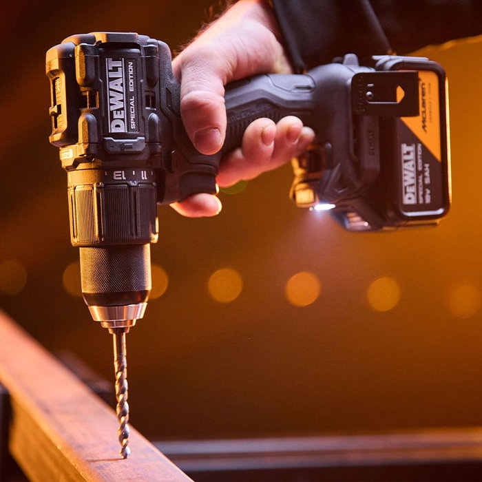 Dewalt Kit Taladro Percutor DCD86 Atornillador Impacto DCF86 Mclaren XR 18V + 2 Baterías 5 Ah + Cargador