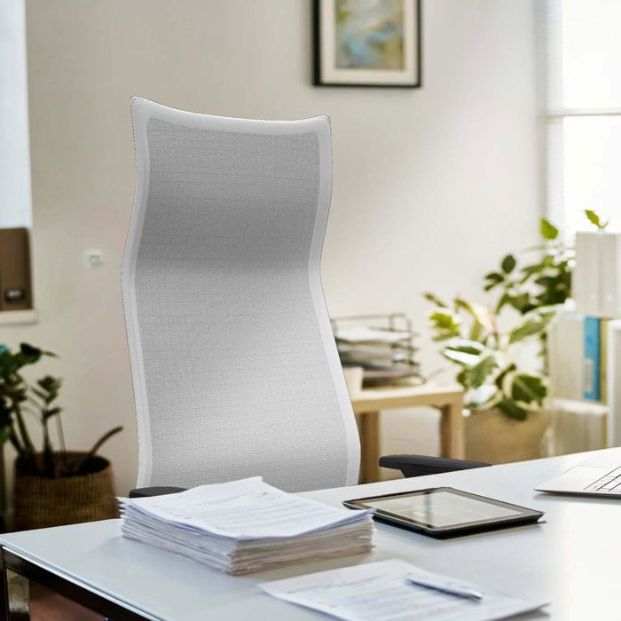 Sillón Albacete con mecanismo Sincro tapizada con Similpiel color Granate y malla color Blanco. Equipado con Base poliamida blanca, Brazos 1D y Ruedas 65 mm parqué