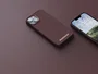 Njord Funda MagSafe para iPhone 14 en Piel Marrón Oscuro