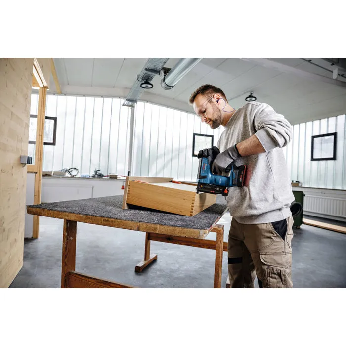 Bosch Professional Pistola de Clavos Inalámbrica 18V GNH, Motor sin Escobillas, Ajuste Continuo de Profundidad, Ref. AABRS90449