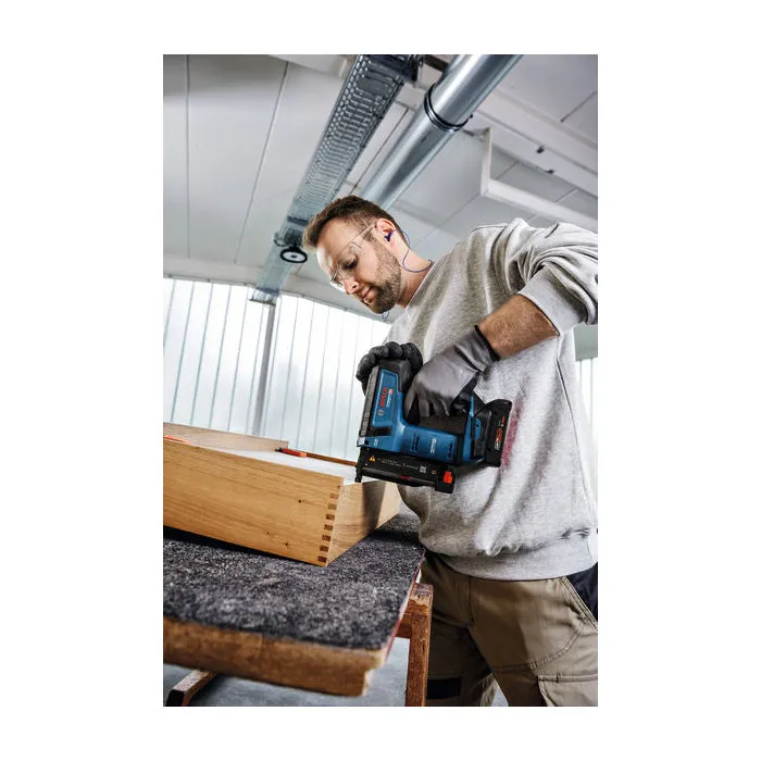 Bosch Professional Pistola de Clavos Inalámbrica 18V GNH, Motor sin Escobillas, Ajuste Continuo de Profundidad, Ref. AABRS90449