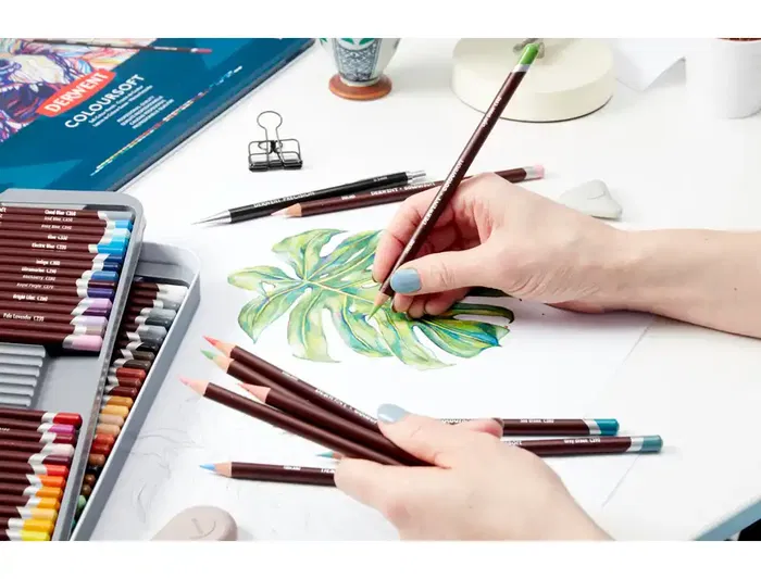 Derwent Lápices de Colores Coloursoft Caja Metálica 12 Unidades Colores Surtidos Derwent Lápices de Colores Coloursoft Caja Metálica 12 Unidades Colores Surtidos