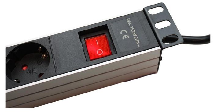 MicroConnect Regleta de Alimentación 19" 8