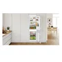 Frigorífico combinado empotrable BOSCH SER2 KIN86NSE0 260L (184L+76L)