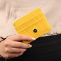 Zoozie Bags Cartera y Tarjetero de Piel Amarillo 2453 con 4 Fundas para Tarjetas y Funda para Billetes 10.5 x 8.5 cm