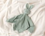 KioKids Doudou Conejito de Apego Color Salvia