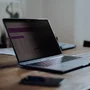 StarTech.com 162MM-PRIVACY-SCREEN Filtro de Privacidad Magnético Reversible para MacBook Pro 16" Serie M - Protección Antirreflejos y Reducción Luz Azul hasta 51% - 40.6 cm