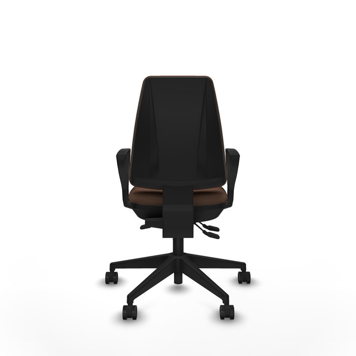 Silla de oficina Elche con mecanismo Asincro tapizada con Tela color Marrón oscuro. Equipada con Base piramidal negra, Brazos fijos y Ruedas 65mm nailon Silla de oficina Elche con mecanismo Asincro tapizada con Tela color Marrón oscuro. Equipada con Base piramidal negra, Brazos fijos y Ruedas 65mm nailon