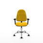 Silla de oficina Algarra con mecanismo Contacto permanente básico tapizada con Tela color Amarillo. Equipada con Base cromada, Brazos 2D y Ruedas de parqué