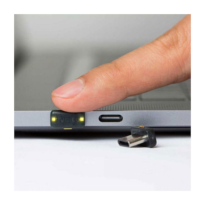 Yubico YubiKey 5C Nano Security Key - Llave de Seguridad USB-C Negra