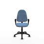 Silla de oficina Algarra con mecanismo Contacto permanente básico tapizada con Tela color Azul cielo. Equipada con Base poliamida negra, Brazos fijos y Ruedas de parqué