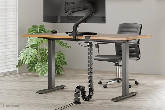 Neomounts ADS06-131BL Organizador Vertebral de Cables para Escritorio, Guía de Cables Negro de Acero, Montaje por Abrazadera Universal sin Herramientas, 1 Pieza