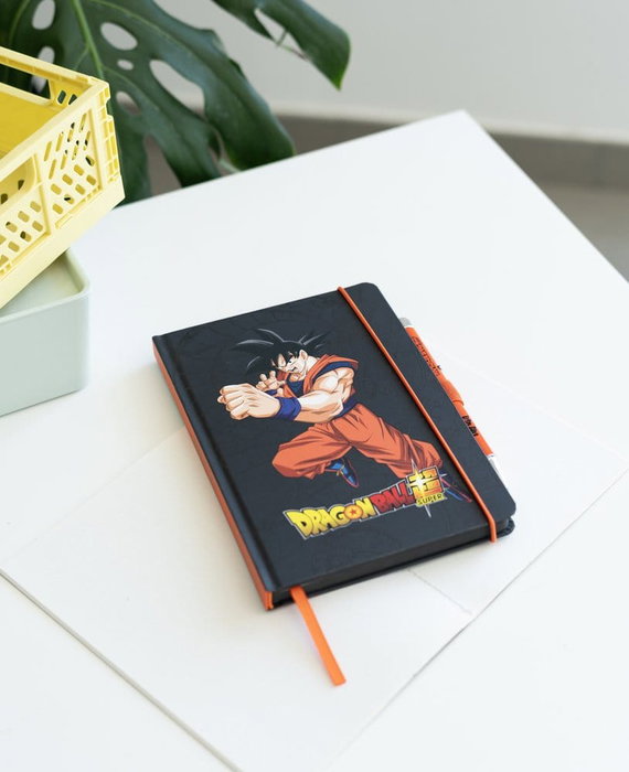 Dragon Ball Cuaderno Premium A5 con bolígrafo proyector Super Goku