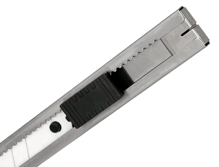 Q-connect Cúter Metálico Ancho Cuchilla Cerámica 18 mm XD-C78 Blister 1 Unidad