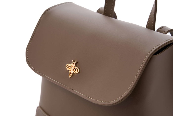 Lucky Bees Marilyn Dark Mink Mochila de Cuero de Polivinilo Negro Elegante y Funcional
