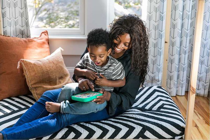 Hape Tablet de madera Magic Touch Curiosity 19x14,7x2,6 cm