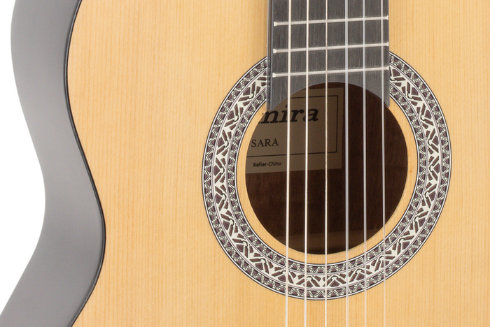 Guitarra Clasica Admira Sara 4/4 Serie Iniciación Brillo