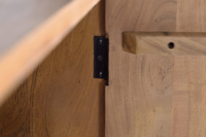 GINER Y COLOMER Aparador de Madera de Acacia Color Natural con Detalles Negros y Patas de Metal 190 cm