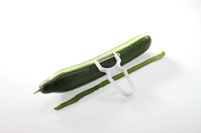Ritter Pelador de Frutas y Verduras con Cuchillas de Acero Inoxidable Móviles, Ambidextro, Ideal para Uso Diario
