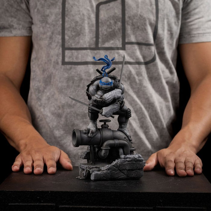 Tortugas Ninja Estatua 1/10 Art Scale Leonardo Black and White Variant 26 cm heo exclusive