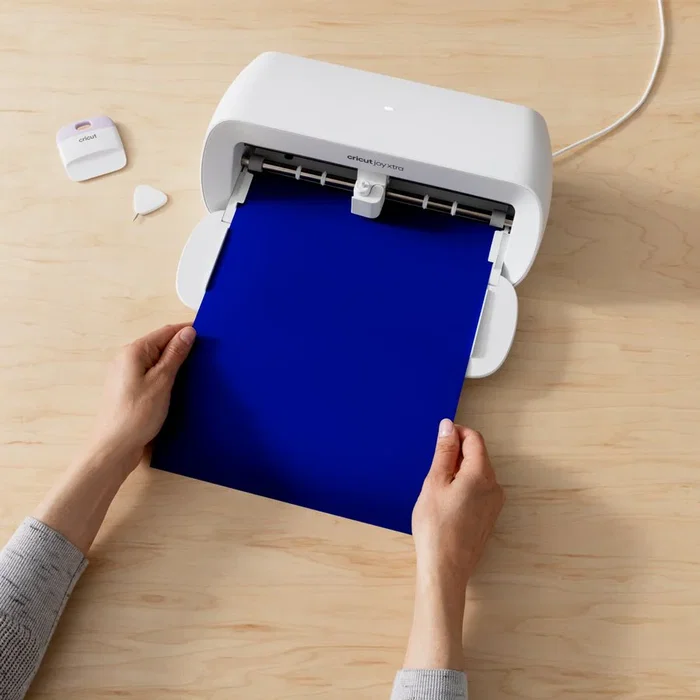 Cricut Joy Xtra Smart Vinyl, Vinilo de Termotransferencia Térmica Liso Mate Azul, 3 Hojas, Compatible con Cricut Joy Xtra