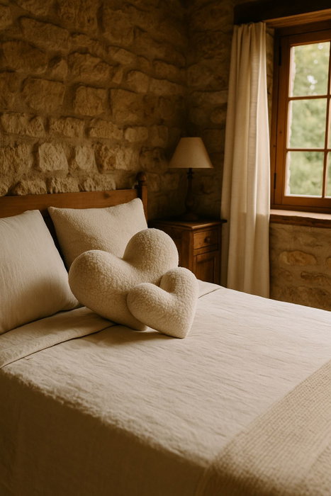 Aberto Design Cojín Teddy Kalp Small - Light Beige de Poliéster con Relleno de Silicona, 38x33x9 cm