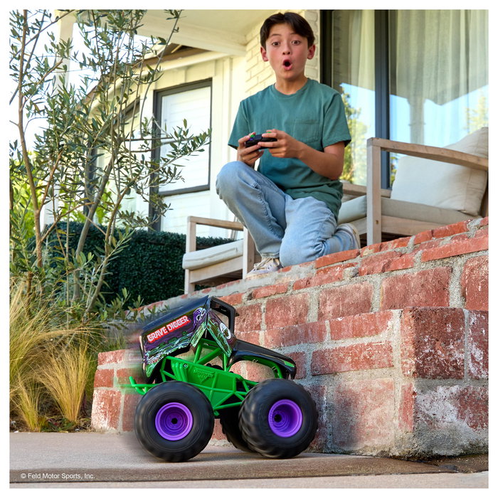 Spin Master Monster Jam Grave Digger Monster Truck Teledirigido a Escala 1:15, Modo Smash 'n Bash con Auto-Reparación, Juguete para Niños de 4 Años o Más, Negro y Verde