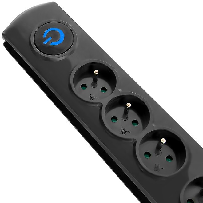 Qoltec Regleta protectora de sobretensión 4 tomas 1.5m negro