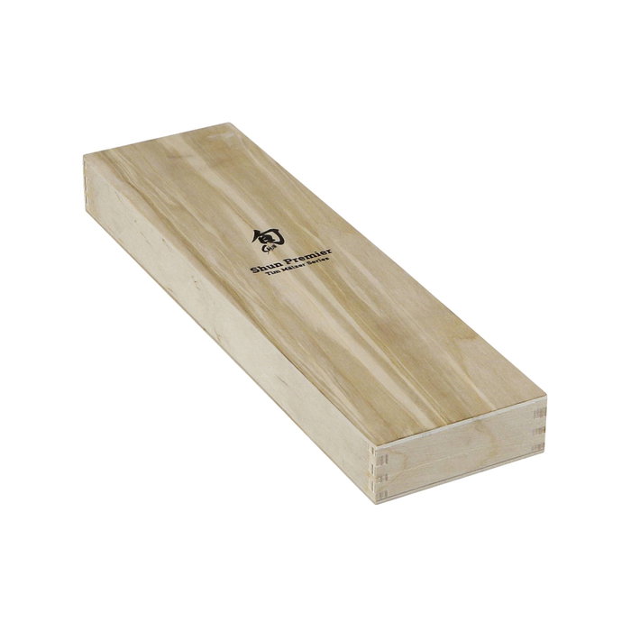 Kai Shun Premier Tim Mälzer Santoku 14 cm de madera de nogal, marrón / plata, 14 cm de hoja con acero de 61 HRC de dureza Kai Shun Premier Tim Mälzer Santoku 14 cm de madera de nogal, marrón / plata, 14 cm de hoja con acero de 61 HRC de dureza