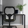 Silla de oficina Jorquera con mecanismo Sincro tapizada con Tela color Lila y malla color Negro. Equipada con lumbar 1D, Brazos 1D y Ruedas 65mm nailon