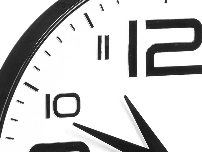 Giftdecor Reloj Redondo 50 cm Números Grandes Plástico y Vidrio Plástico Negro y Plata (Set de 6)