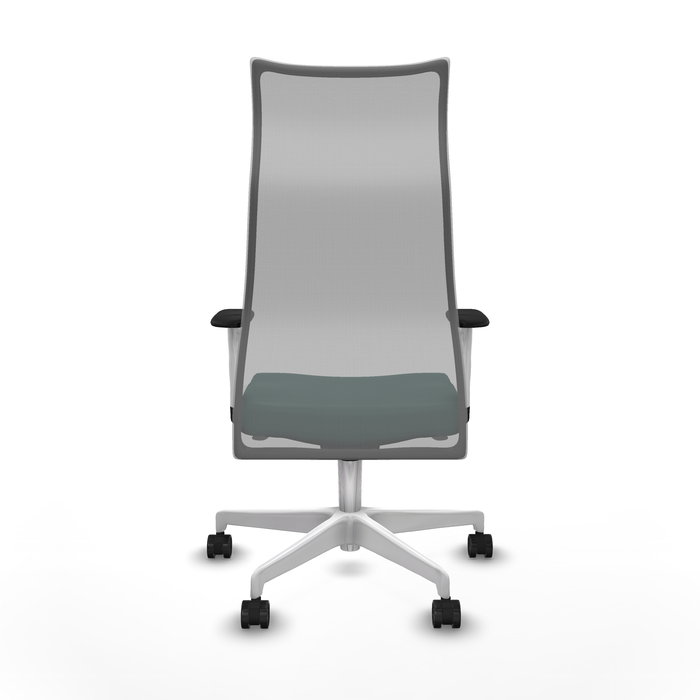 Sillón Albacete con mecanismo Sincro tapizada con Similpiel color Verde botella y malla color Gris. Equipado con Base poliamida blanca, Brazos 1D y Ruedas 65mm nailon