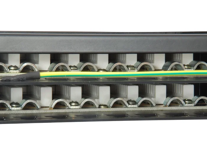 Equip Patch Panel 48 puertos RJ-45 Cat6 19 pulgadas 1U Negro