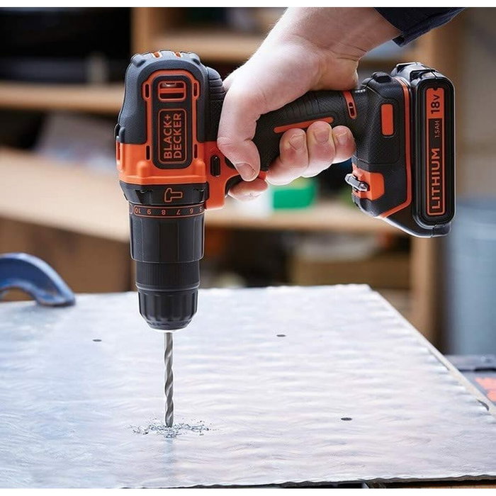 Black + Decker Taladro de percusión 18 V con 80 accesorios