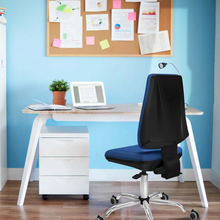 Silla de oficina Elche con mecanismo Asincro tapizada con Tela color Marrón oscuro. Equipada con Base cromada, Sin brazos y Ruedas 65 mm parqué