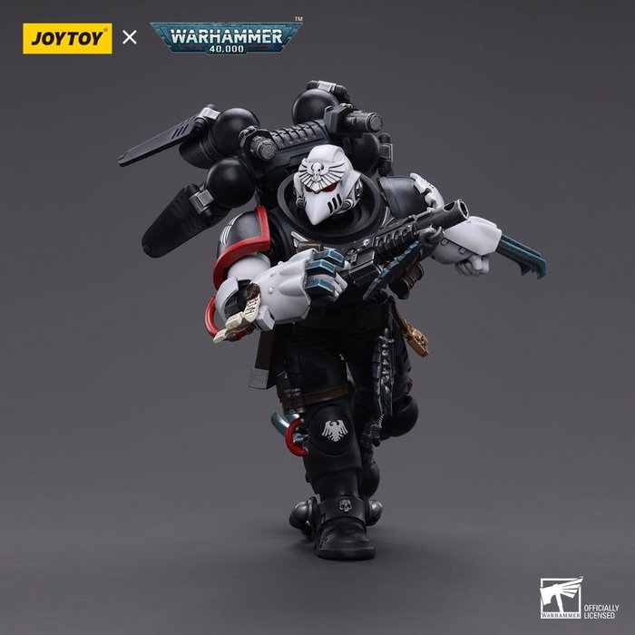 Joy Toy Warhammer 40,000 Raven Guard Chapter Master Kayvaan Shrike 12 cm