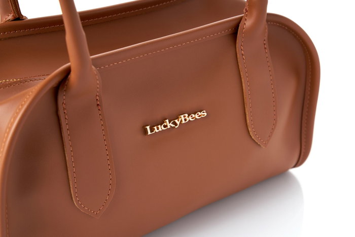 Lucky Bees Bolsa de Hombro Amelia Color Tan Cuero de Polivinilo 28x11x16 cm