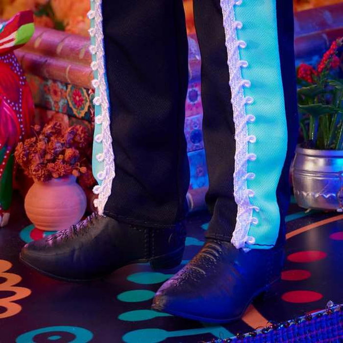Mattel Ken Signature Día de Muertos 2024 con Traje Negro y Sombrero