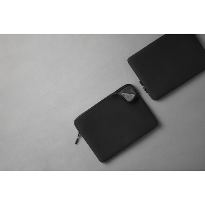 Pipetto Classic Fit Sleeve para MacBook Air 15, Negro Pipetto Classic Fit Sleeve para MacBook Air 15, Negro