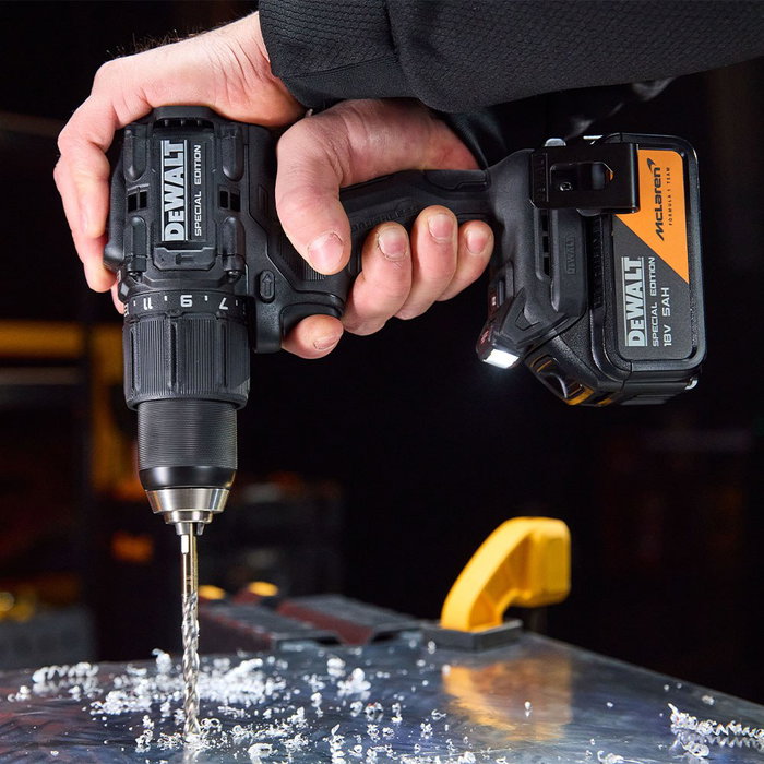 Dewalt Kit Taladro Percutor Sin Escobillas XR 18V 13mm 2 Baterías 5 Ah Cargador Maletín Tstak