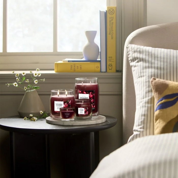 Yankee Candle Signature Black Cherry Vela Grande 567g Yankee Candle Signature Black Cherry Vela Grande 567g
