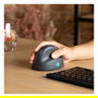 R-Go Ratón Ergonómico Vertical HE Basic para Mano Derecha, Mediano (165-185 mm), Bluetooth 5.0, 1600 DPI, 3 Botones Programables, Recargable, Color Gris