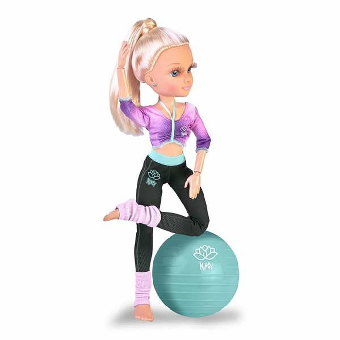 Famosa Muñeca Nancy Yoga Class 42 cm con Pelota de Fitness
