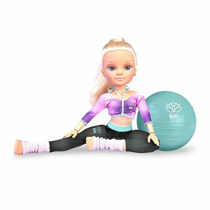 Famosa Muñeca Nancy Yoga Class 42 cm con Pelota de Fitness