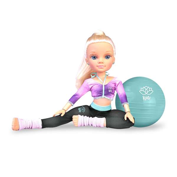 Famosa Nac76000 Muñeca Nancy Yoga Class - La Muñeca Más Flexible con 16 Puntos de Articulación y Pelota de Fitness Famosa Nac76000 Muñeca Nancy Yoga Class - La Muñeca Más Flexible con 16 Puntos de Articulación y Pelota de Fitness