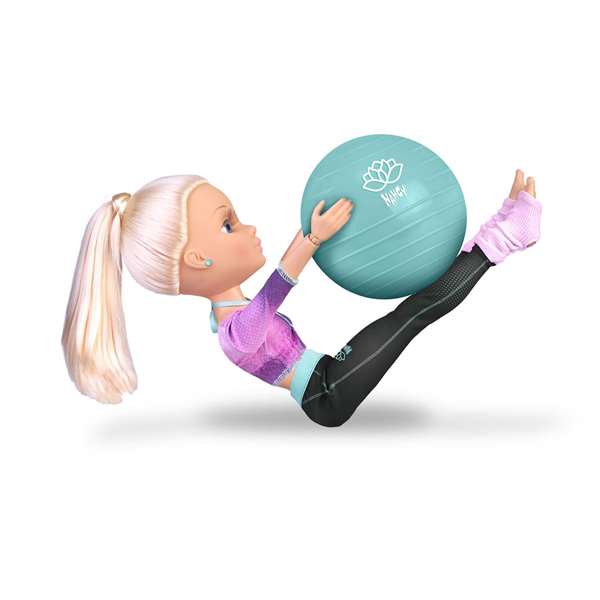Famosa Nac76000 Muñeca Nancy Yoga Class - La Muñeca Más Flexible con 16 Puntos de Articulación y Pelota de Fitness Famosa Nac76000 Muñeca Nancy Yoga Class - La Muñeca Más Flexible con 16 Puntos de Articulación y Pelota de Fitness