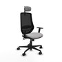 Silla de oficina Mardos con mecanismo Sincro tapizada con Tela color Gris claro y malla color Negro. Equipada con lumbar 1D, Brazos 1D, Cabecero 2D y Ruedas 65mm nailon
