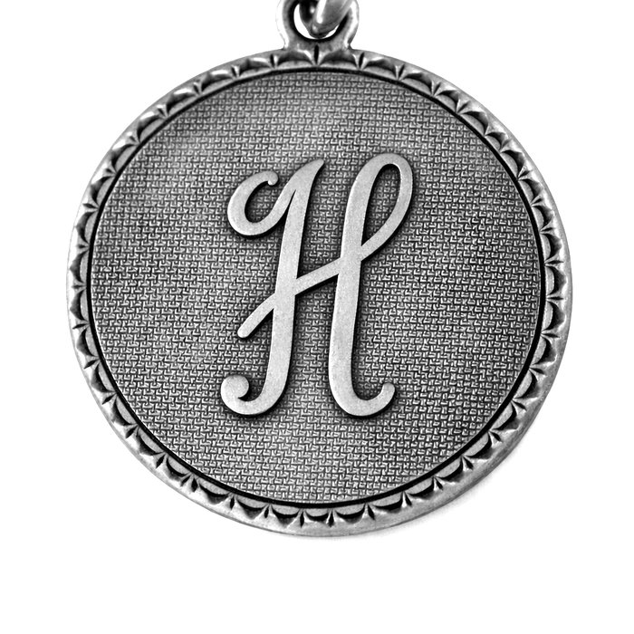 Alex And Ani Pulsera de Metal con Letra H Gris Alex And Ani Pulsera de Metal con Letra H Gris